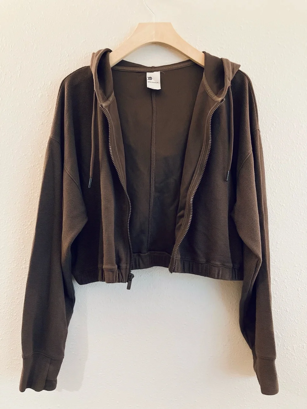 All-In-Motion On-The-Go Full-Zip Longsleeve Crop Hooded Sweatshirt Coffee Brown